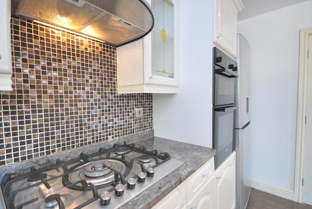 Entire And Exclusive Four Bed Detached Villa Lostock Dış mekan fotoğraf