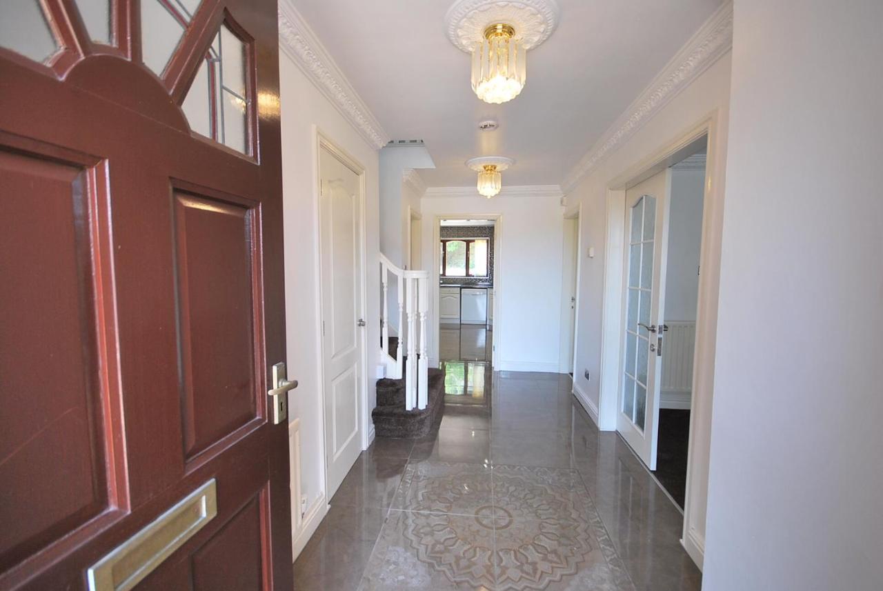 Entire And Exclusive Four Bed Detached Villa Lostock Dış mekan fotoğraf