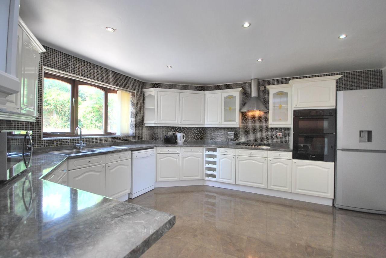 Entire And Exclusive Four Bed Detached Villa Lostock Dış mekan fotoğraf