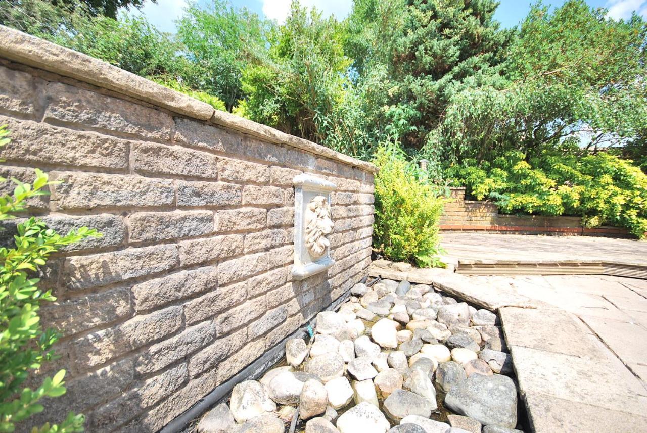 Entire And Exclusive Four Bed Detached Villa Lostock Dış mekan fotoğraf